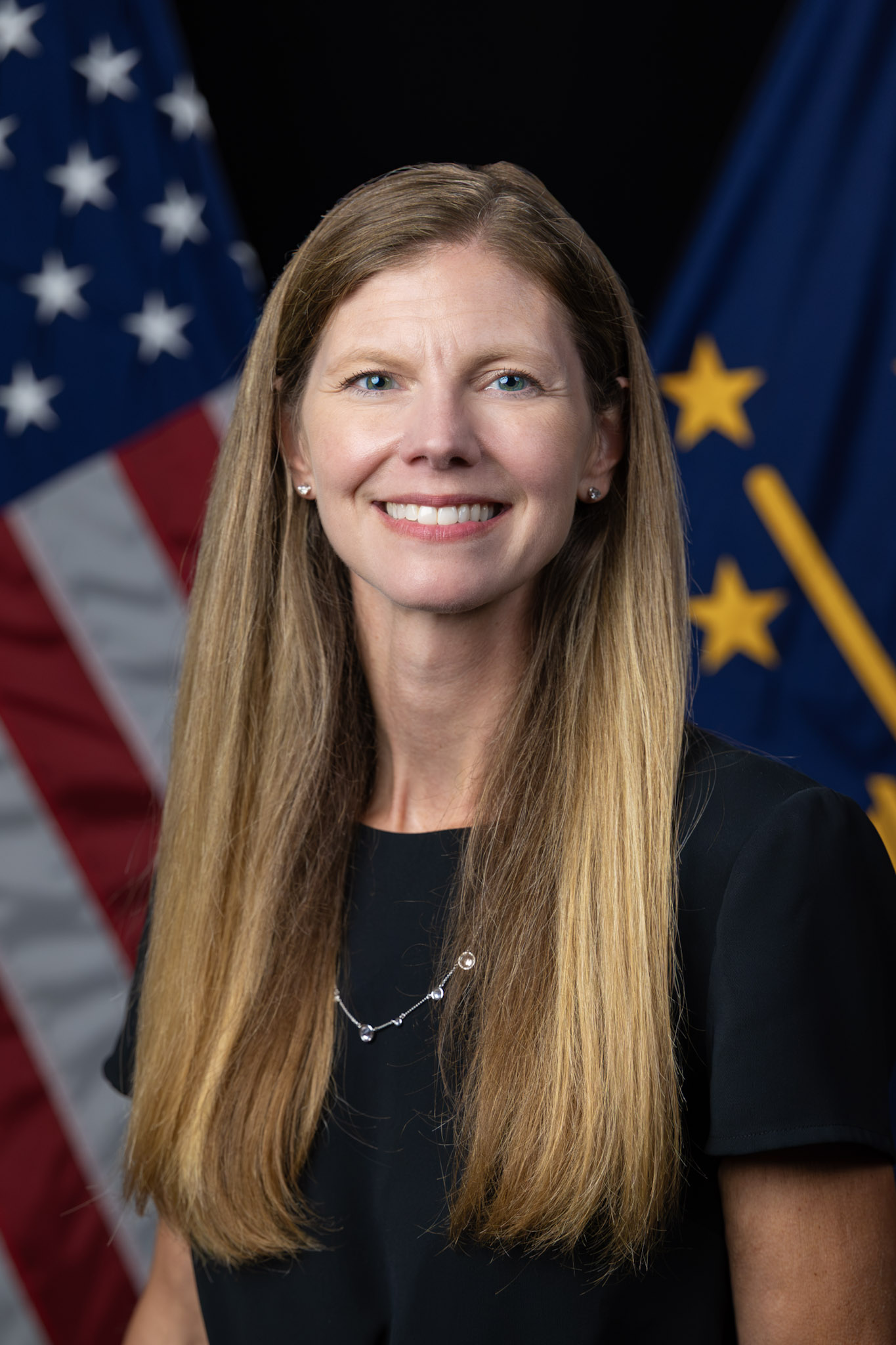Lyndsay Quist Headshot.jpg
